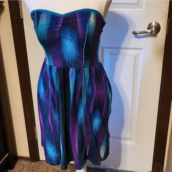 Small Turquoise Strapless Dress - Picture 1 of 3